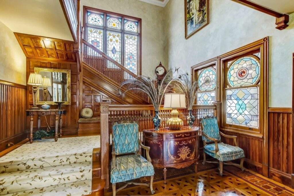 Featured image for post: Why We Are “Not a Museum”: The Benefits of a Private Estate Tour