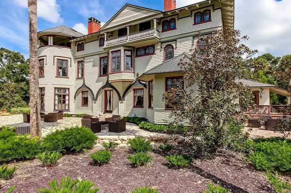 The Mansion outside