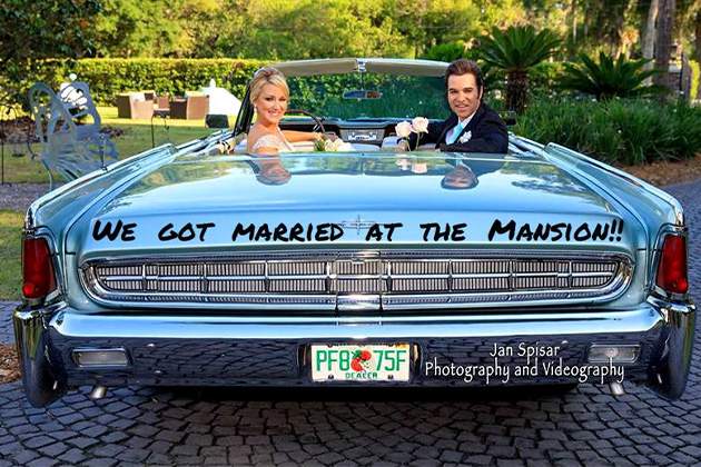 weddings wedding packages carousel gal img 1wedding couple in car
